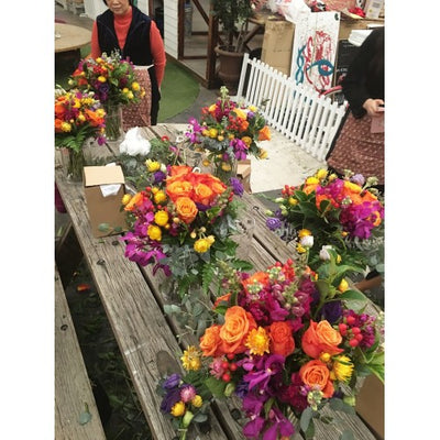 Vibrant Vase arrangement workshop